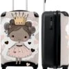 NoBoringSuitcases.com® Kinderkoffer - Trolley Op Wieltjes - Prinses - Hartjes - Kroon - Roze - Meisjes - Koffer Meisje - Past Binnen 55x40x20 Cm En 55x35x25 Cm - Reiskoffer - Fotokoffer -Optimaal Reisopslag Winkel 1000x1200 7