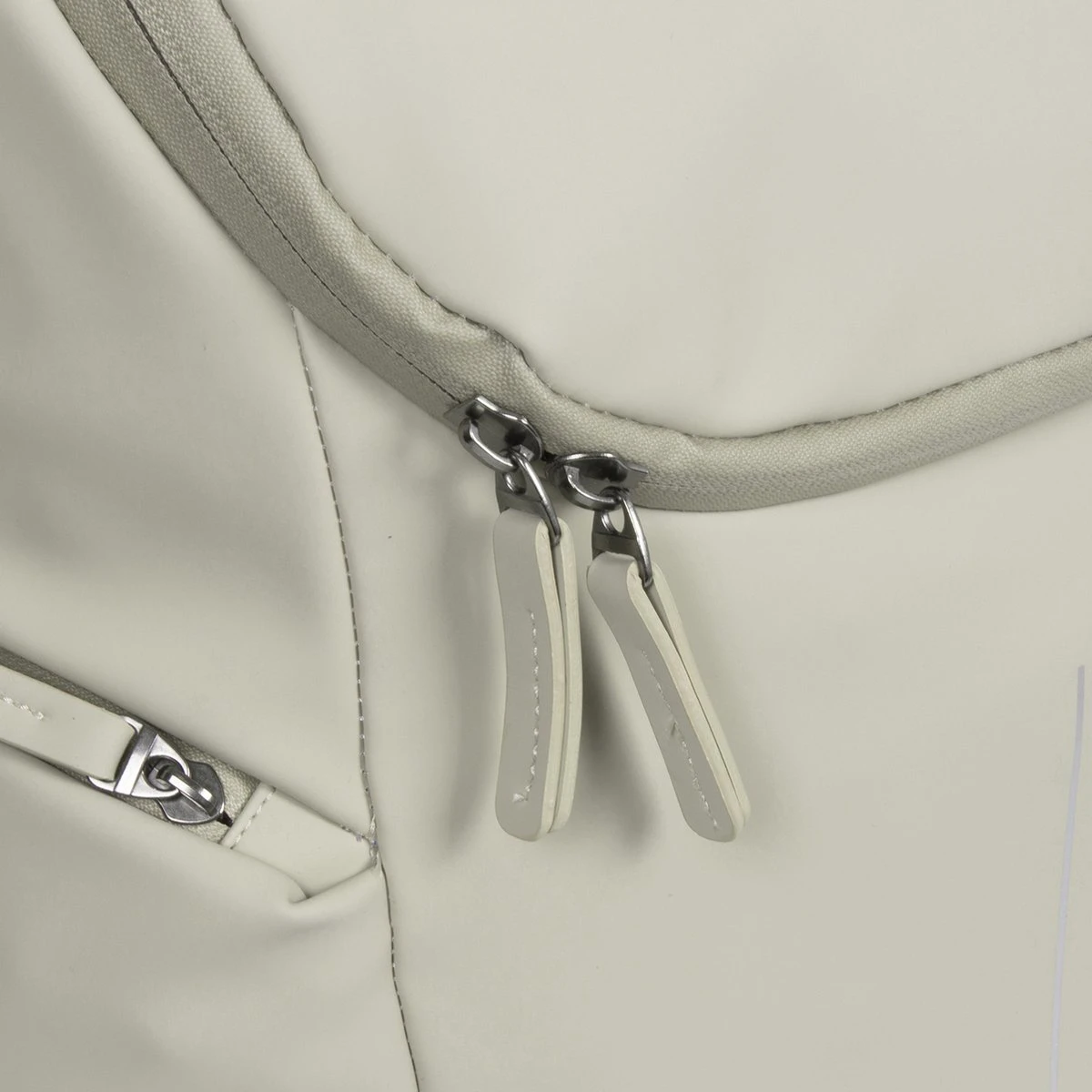 New Rebels® William - Rugtas - Beige - Waterafstotend - 28x15x43cm - Rugzak / Backpack New Rebels® William - Rugtas - Beige - Waterafstotend - 28x15x43cm - Rugzak / Backpack -Optimaal Reisopslag Winkel 1200x1200 1333