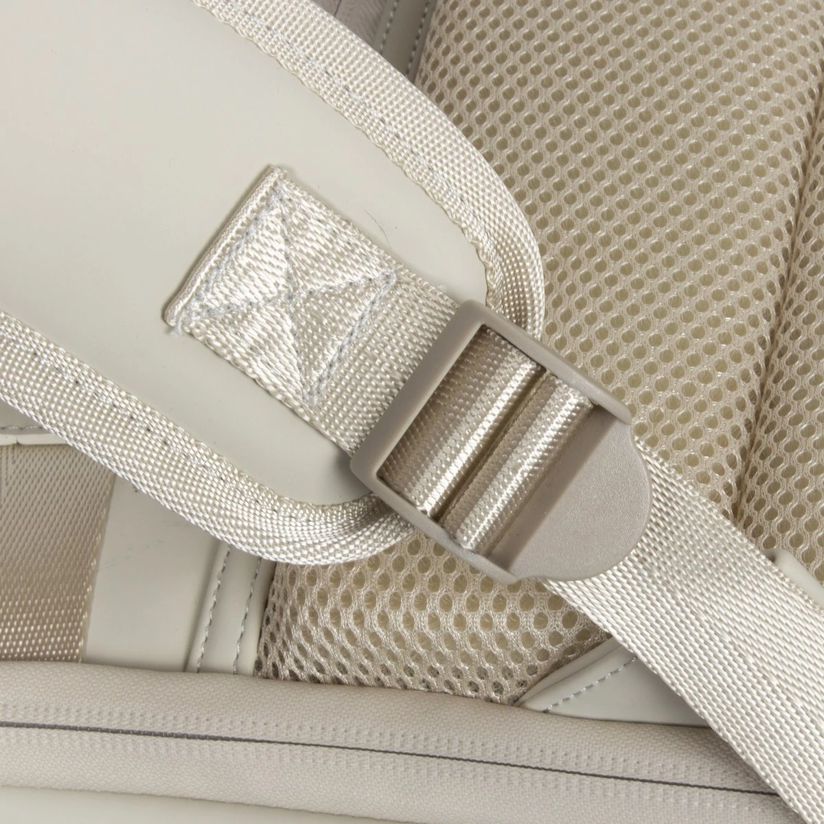 New Rebels® William - Rugtas - Beige - Waterafstotend - 28x15x43cm - Rugzak / Backpack New Rebels® William - Rugtas - Beige - Waterafstotend - 28x15x43cm - Rugzak / Backpack -Optimaal Reisopslag Winkel 1200x1200 1335