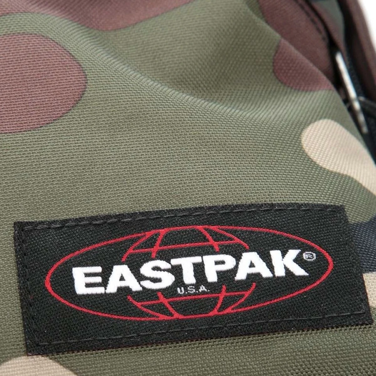 Eastpak Back to Work Rugzak - 15 inch laptopvak - Camo Eastpak Back To Work Rugzak - 15 Inch Laptopvak - Camo -Optimaal Reisopslag Winkel 1200x1200 1348