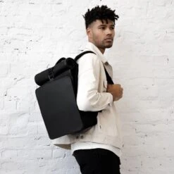 Kapten & Son Lund Pro Rugzak 16 Inch All Black -Optimaal Reisopslag Winkel 1200x1200 1416