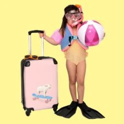 NoBoringSuitcases.com® Kinderkoffer - Trolley Kinderen - Varken - Roze - Skateboard - Kinderen - Meisje - Koffer Dieren - Past Binnen 55x40x20 Cm En 55x35x25 Cm - Reiskoffer Met Wielen -Optimaal Reisopslag Winkel 1200x1200 456