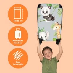 NoBoringSuitcases.com® Koffer - Jungle - Panda - Olifant - Giraffe - Kinderen - Past Binnen 55x40x20 Cm En 55x35x25 Cm - Handbagage - Trolley - Fotokoffer - Cabin Size - Print -Optimaal Reisopslag Winkel 1200x1200 471