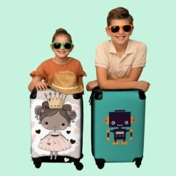 NoBoringSuitcases.com® Kinderkoffer - Trolley Op Wieltjes - Prinses - Hartjes - Kroon - Roze - Meisjes - Koffer Meisje - Past Binnen 55x40x20 Cm En 55x35x25 Cm - Reiskoffer - Fotokoffer 8 NoBoringSuitcases.com® Kinderkoffer - Trolley Op Wieltjes - Prinses - Hartjes - Kroon - Roze - Meisjes - Koffer Meisje - Past Binnen 55x40x20 Cm En 55x35x25 Cm - Reiskoffer - Fotokoffer -Optimaal Reisopslag Winkel 1200x1200 527