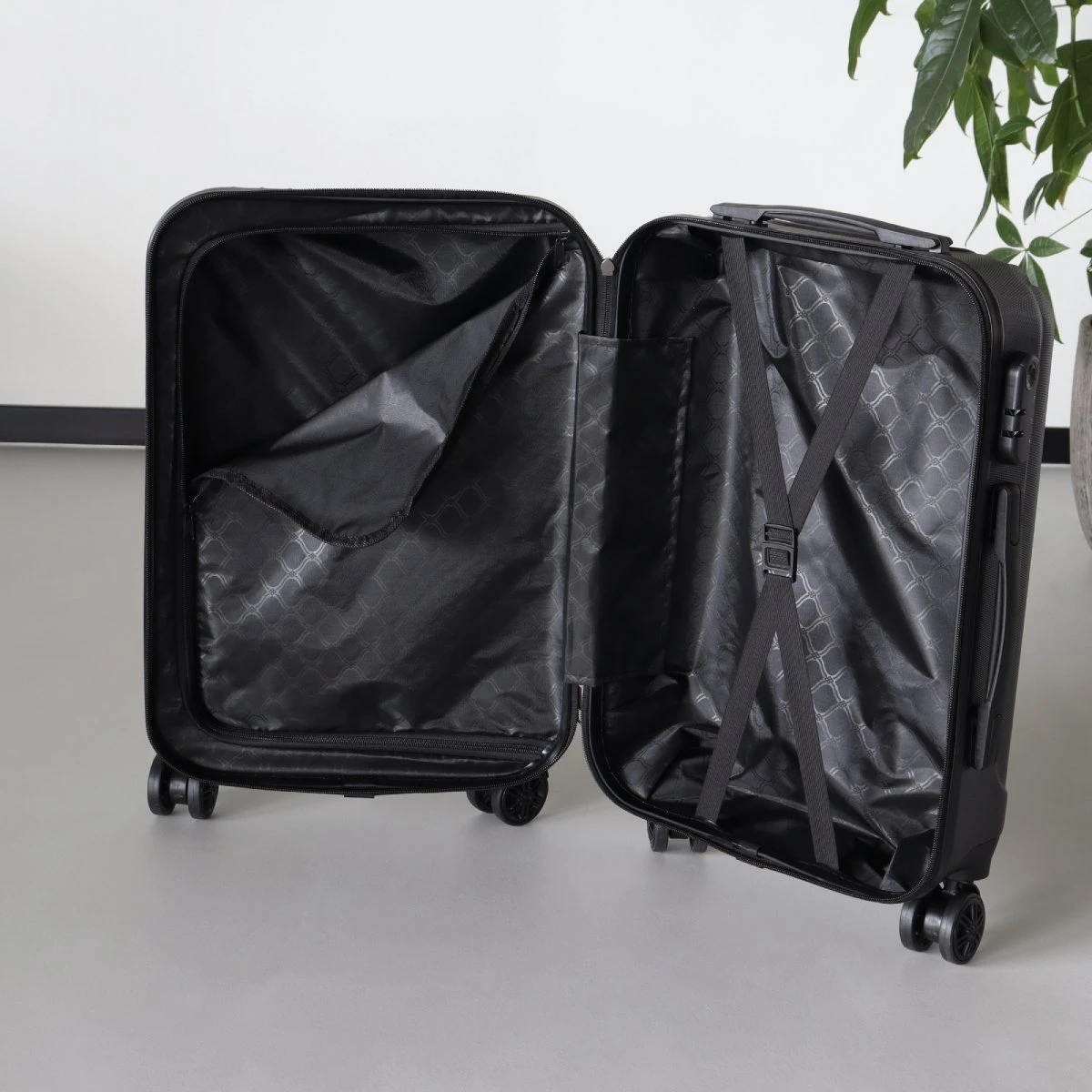 Handbagage koffer 55cm zwart 4 wielen trolley met pin slot Handbagage Koffer 55cm Zwart 4 Wielen Trolley Met Pin Slot -Optimaal Reisopslag Winkel 1200x1200 609