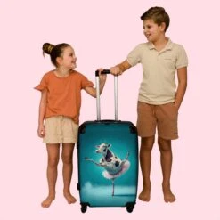 NoBoringSuitcases.com® Koffer Groot - Koe - Ballet - Portret - Blauw - Dieren - Trolley Koffer Met TSA-slot - Met Wielen - 90 Liter - Reiskoffer - 66 Cm -Optimaal Reisopslag Winkel 1200x1200 68