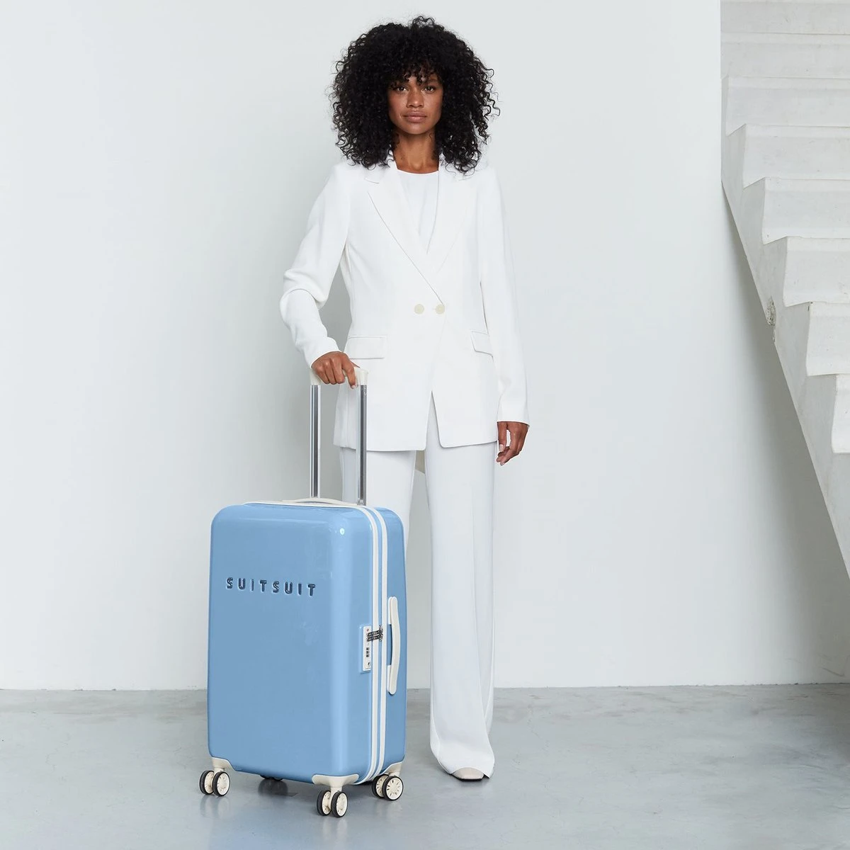 SUITSUIT - Fabulous Fifties - Alaska Blue - Reiskoffer (66 cm) SUITSUIT - Fabulous Fifties - Alaska Blue - Reiskoffer (66 Cm) -Optimaal Reisopslag Winkel 1200x1200 88