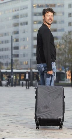 Enrico Benetti Louisville Driedelige Kofferset Hardcase - 39040 - Zwart -Optimaal Reisopslag Winkel 622x1200 6