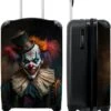 NoBoringSuitcases.com® Trolley - Reiskoffers - Clown - Hoed - Kraag - Portret - Horror - Trolley Op Wieltjes - Past Binnen 55x40x20 Cm En 55x35x25 Cm - Koffertje - Handbagagekoffer -Optimaal Reisopslag Winkel 978x1200 3